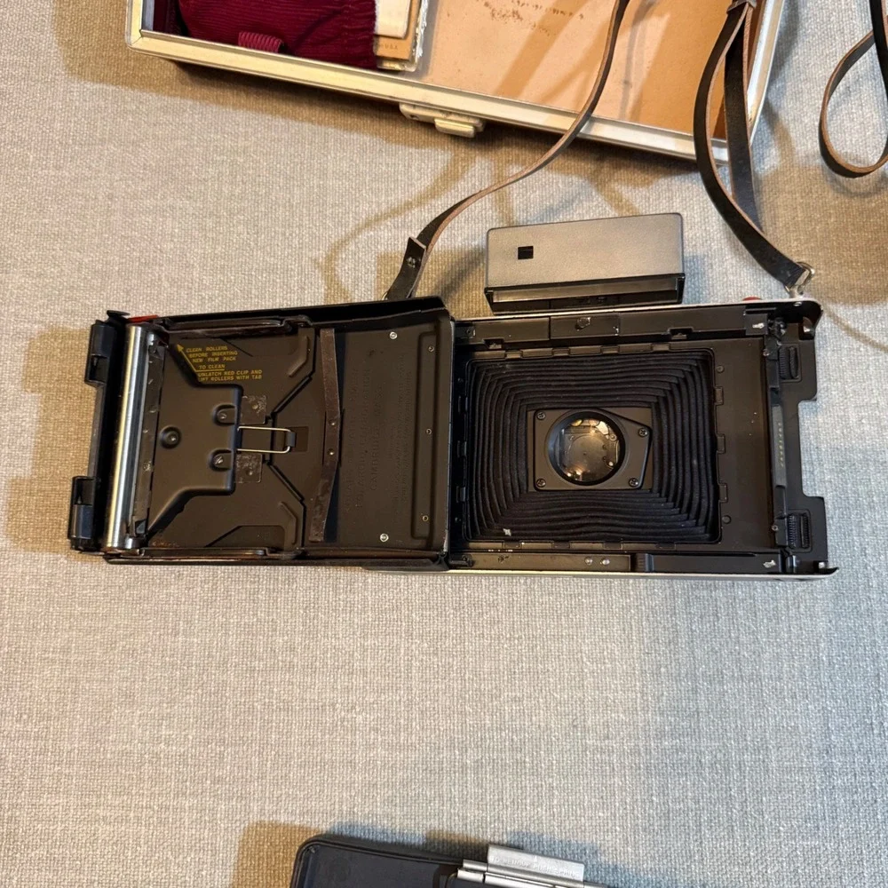 Vintage Polaroid 250 Land Camera Automatic Instant Film Zeiss Ikon Bellows Flash